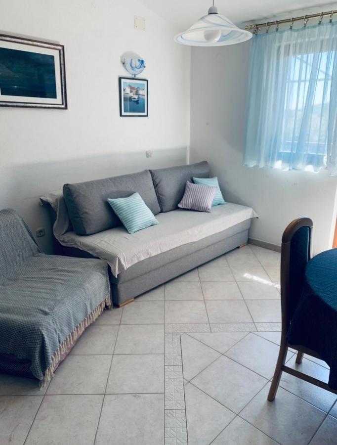 One Bedroom Apartment With Terrace And Seaview - B 세비드 외부 사진