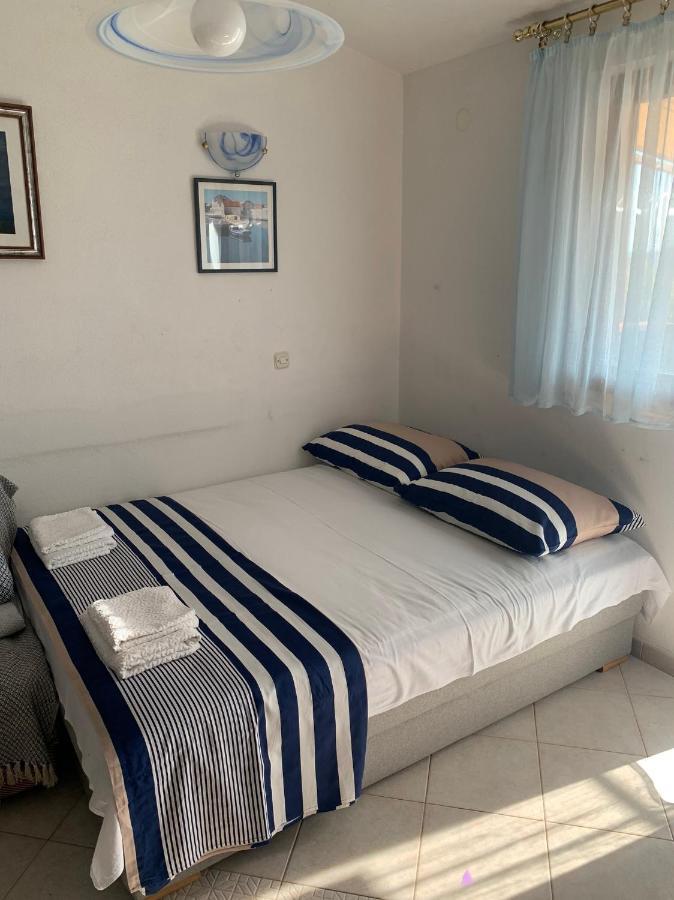 One Bedroom Apartment With Terrace And Seaview - B 세비드 외부 사진